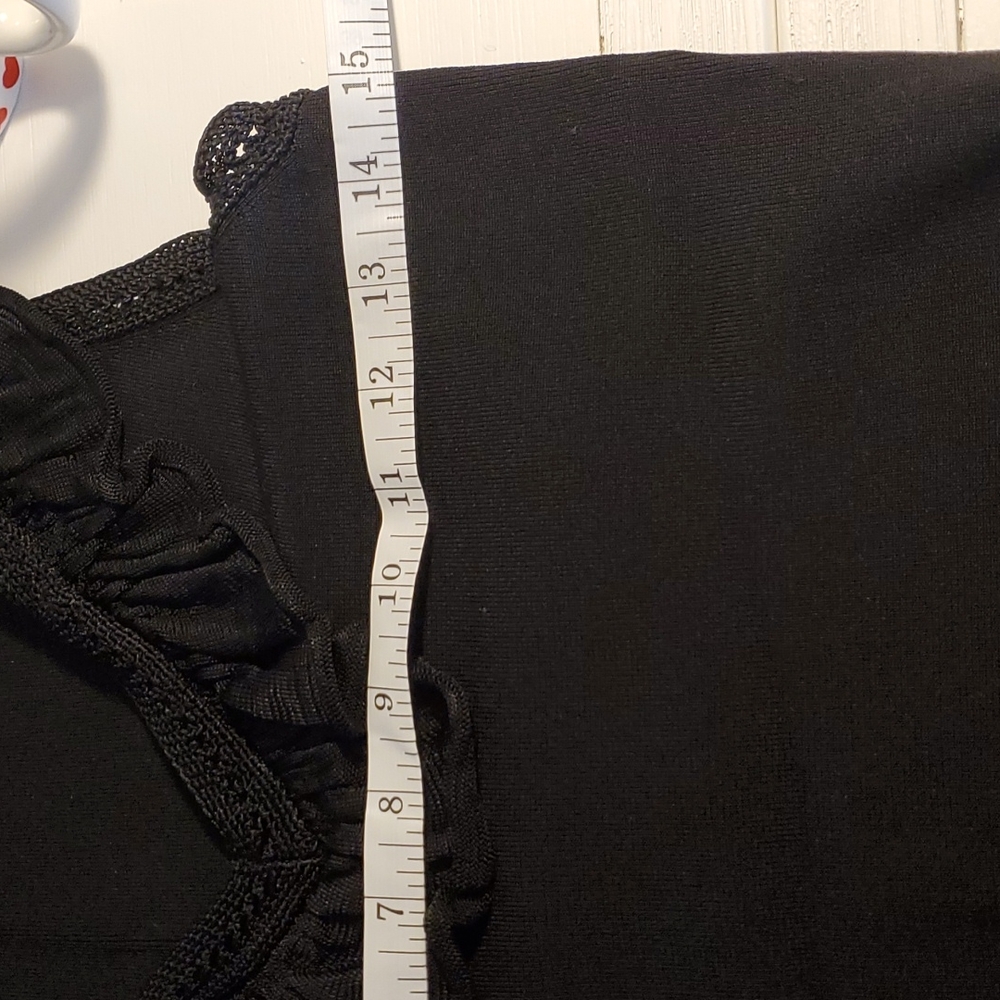 🔥$5 SALE!.White House Black Market dressy ruffle tank. Sz M - Picture 7 of 8